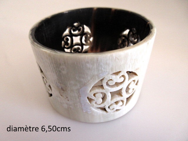 Bracelet en corne (modle 1)